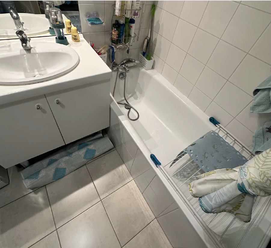 Chantier (91) — Salle de bain marbre & douche italienne — avant
